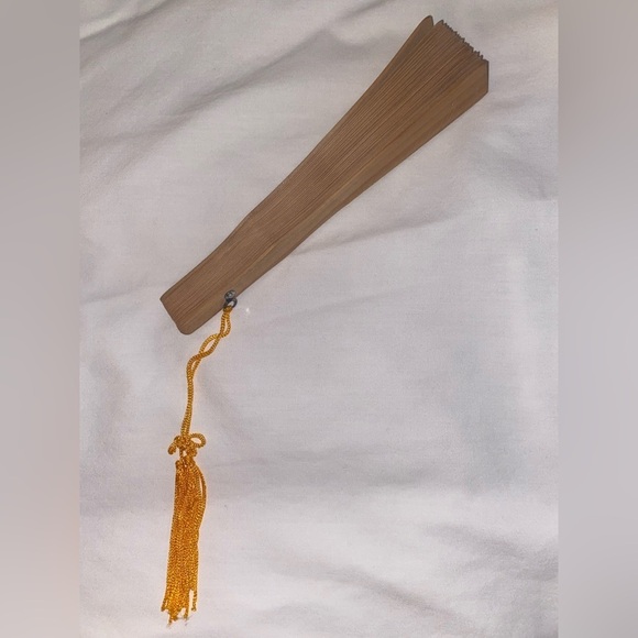 CHINESE FLOWER BAMBOO FOLDING HAND FAN + BOX + YELLOW TASSEL - Picture 14 of 14